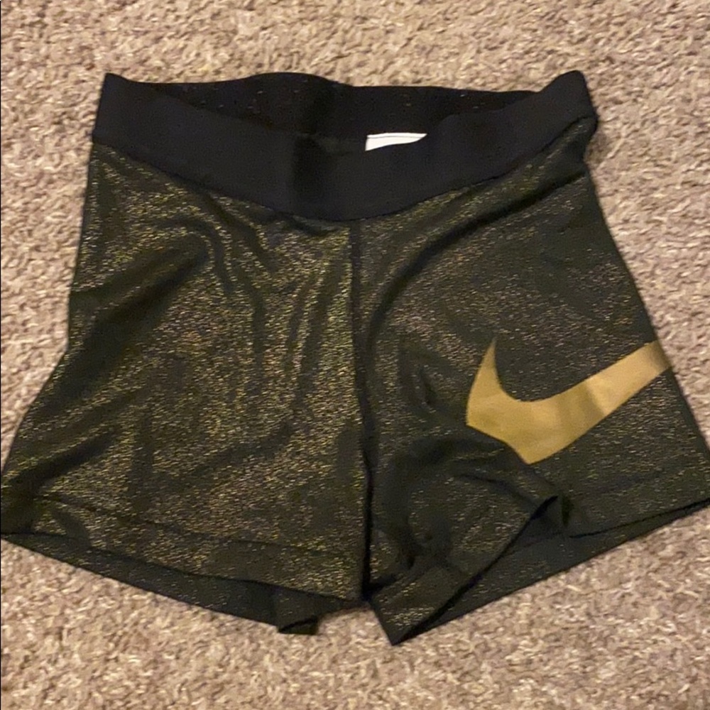 Nike pro xs black gold